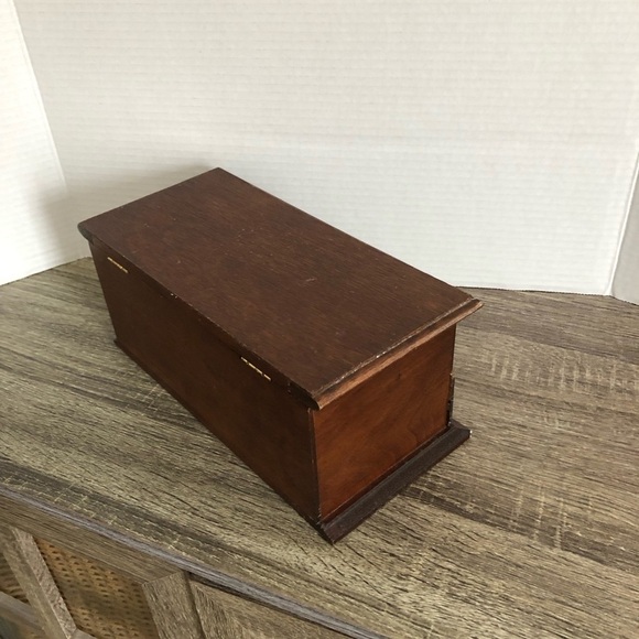 Vtg Wooden Jewelry Chest with Lining - Picture 6 of 11